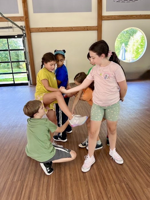 Expression in Motion: Art and Physical Education at Quest 3 Expression in Motion: Art and Physical Education at Quest